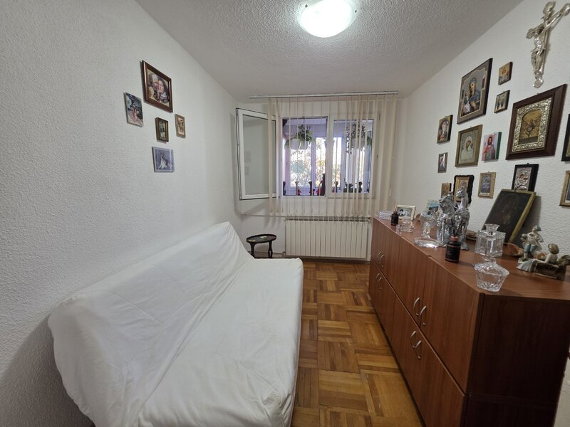 Titan, chiar la metrou Nicolae Grigorescu, 5 minute parc IOR bloc tip H