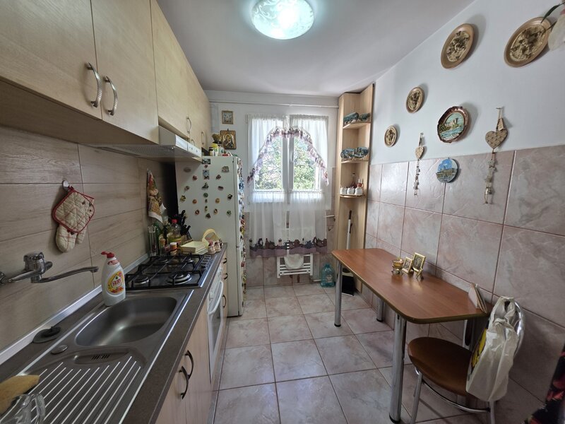 Titan, chiar la metrou Nicolae Grigorescu, 5 minute parc IOR bloc tip H