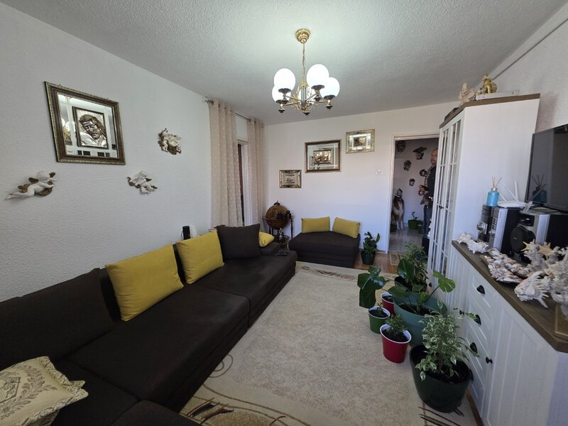 Titan, chiar la metrou Nicolae Grigorescu, 5 minute parc IOR bloc tip H