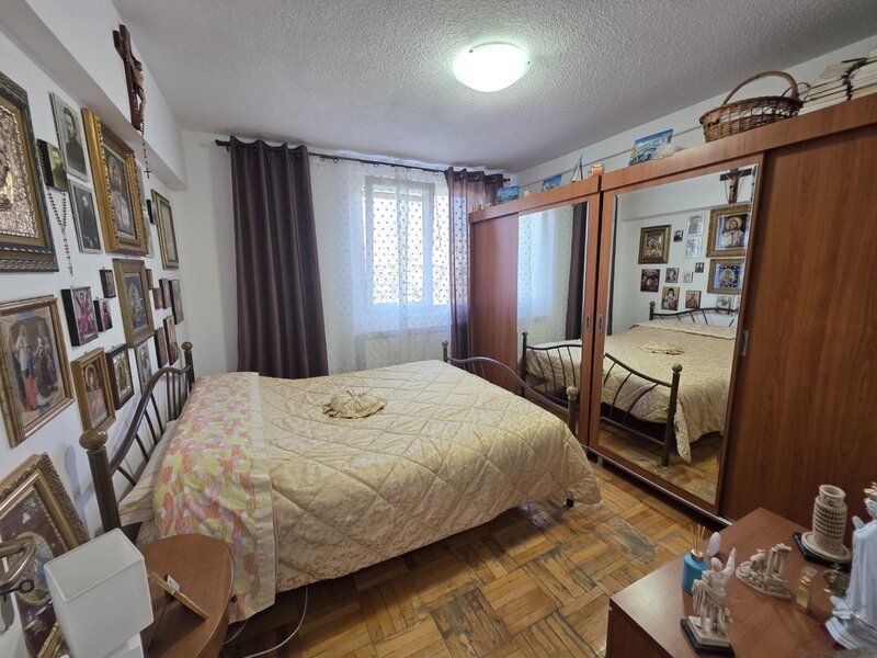 Titan, chiar la metrou Nicolae Grigorescu, 5 minute parc IOR bloc tip H