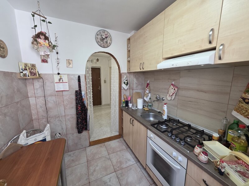 Titan, chiar la metrou Nicolae Grigorescu, 5 minute parc IOR bloc tip H