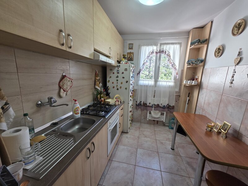 Titan, chiar la metrou Nicolae Grigorescu, 5 minute parc IOR bloc tip H