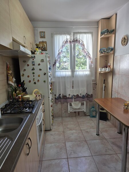 Titan, chiar la metrou Nicolae Grigorescu, 5 minute parc IOR bloc tip H