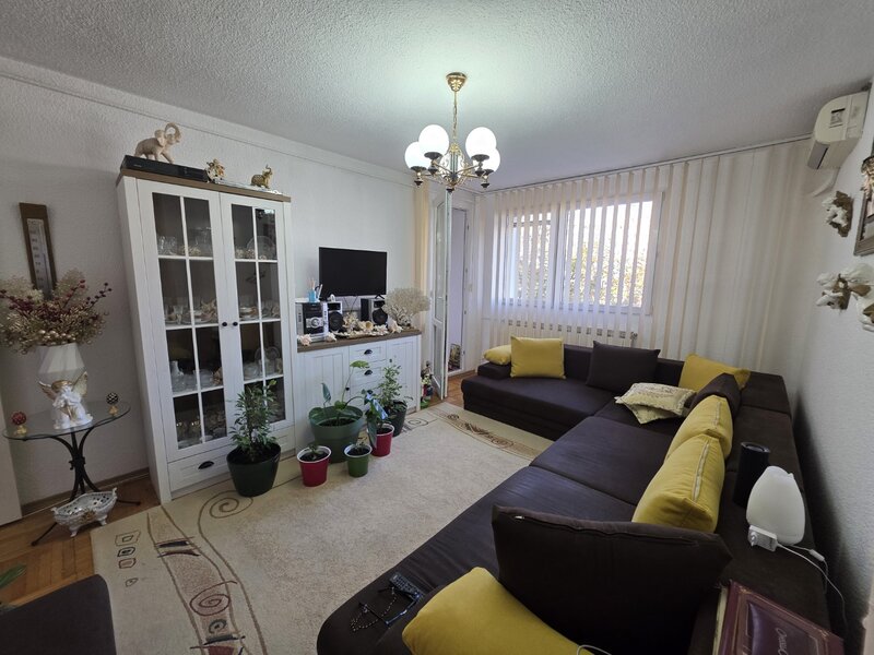 Titan, chiar la metrou Nicolae Grigorescu, 5 minute parc IOR bloc tip H