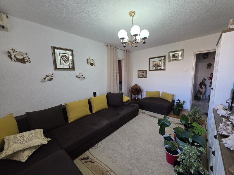 Titan, chiar la metrou Nicolae Grigorescu, 5 minute parc IOR bloc tip H