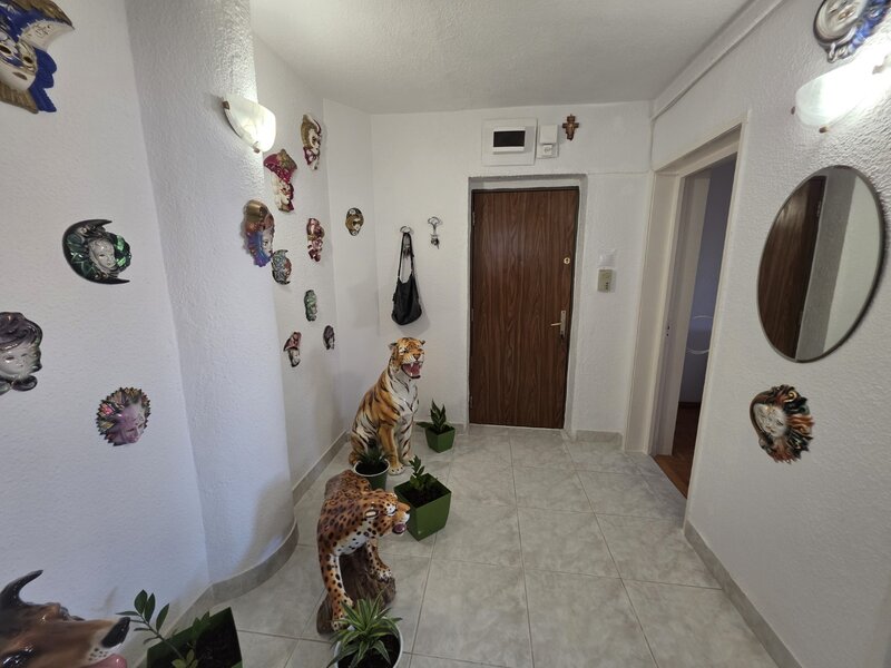 Titan, chiar la metrou Nicolae Grigorescu, 5 minute parc IOR bloc tip H